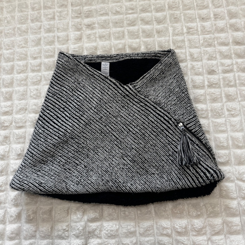Lululemon Totally Toasty Neck Warmer Black Gray Merinon Wool Winter Snow Outdoor